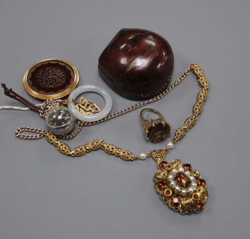 Mixed jewellery including a yellow metal mounted Persian plaque and a costume necklace.